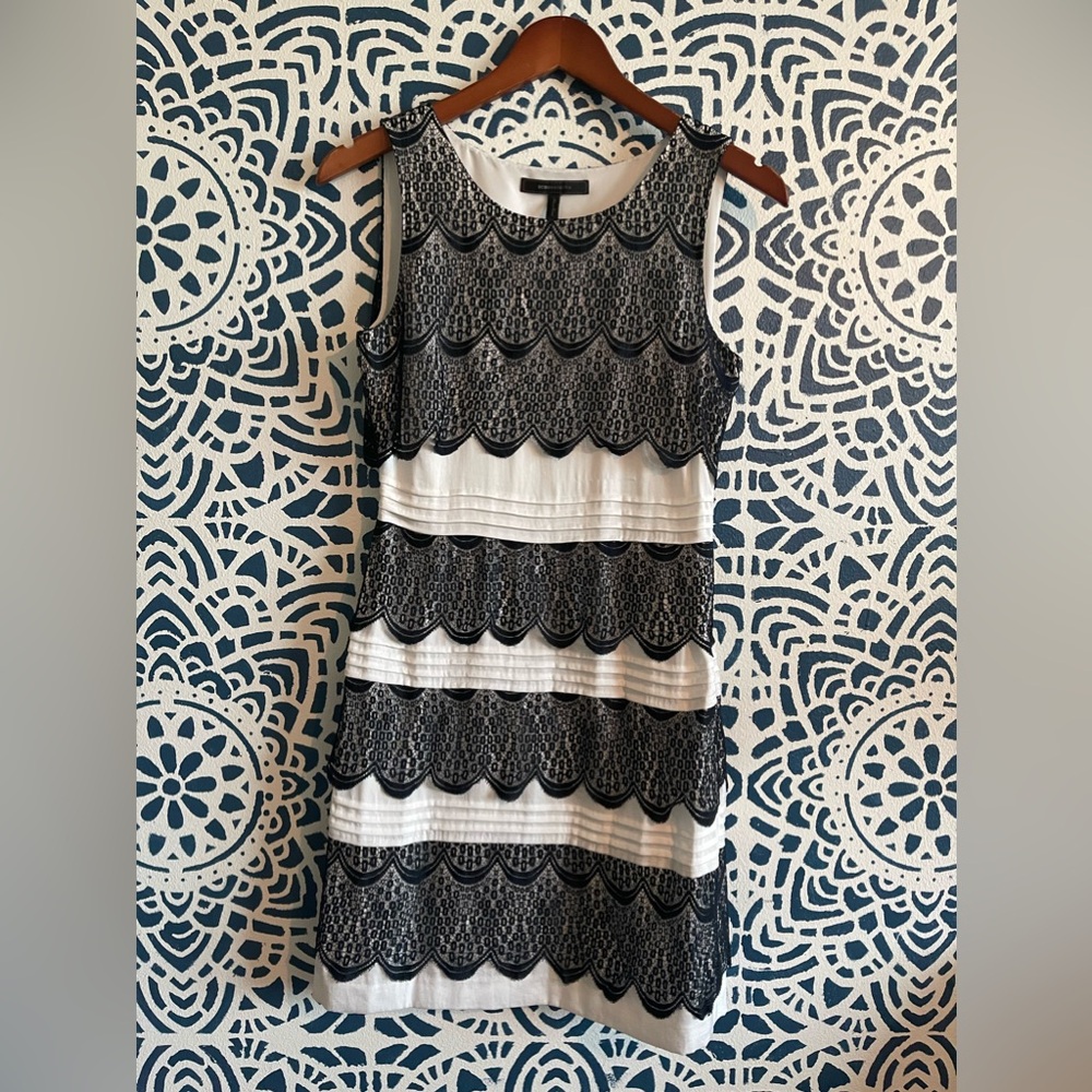 BCBG MaxAzria black lace and white pleated size 6 cocktail dress